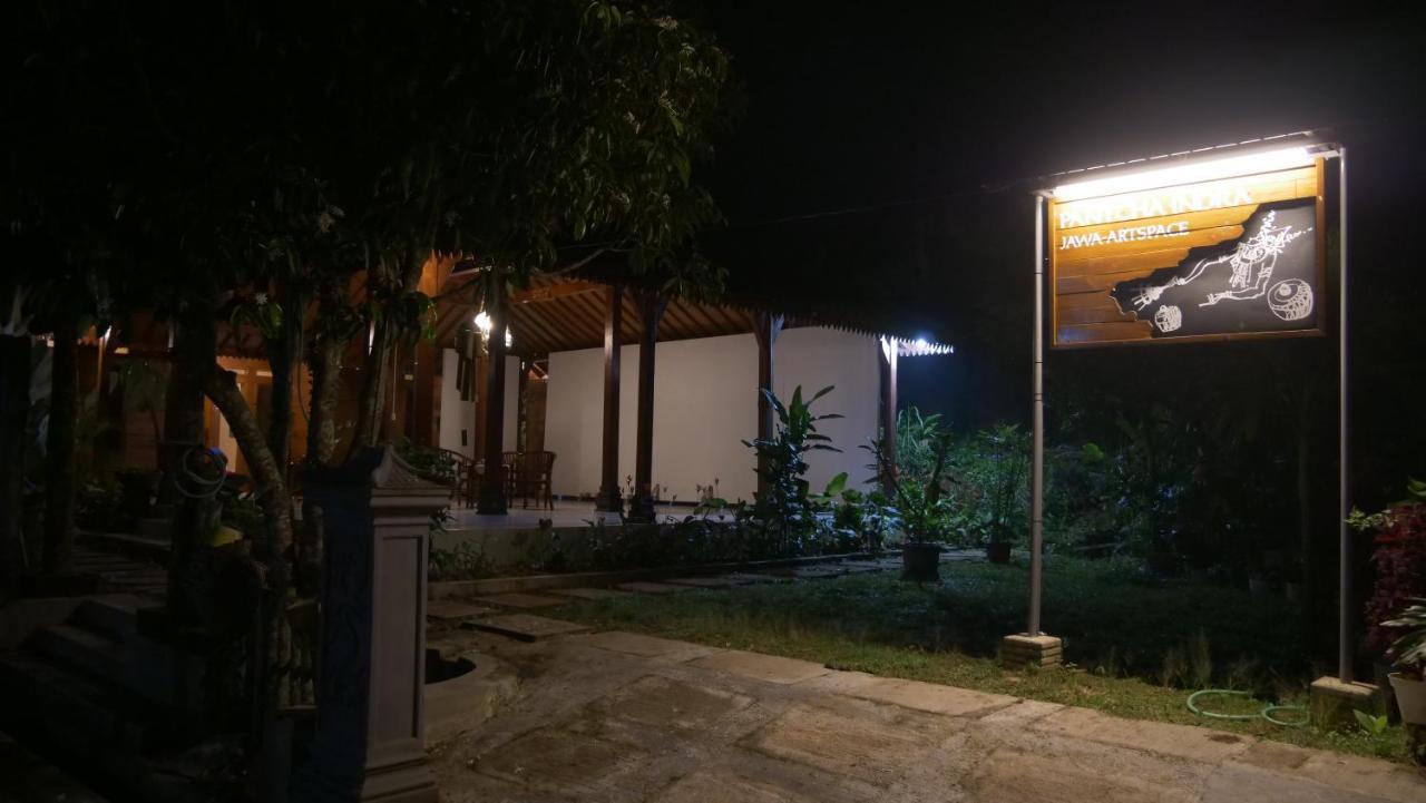 Gasthaus Sanggar Pantcha Indra Kemuning Exterior foto