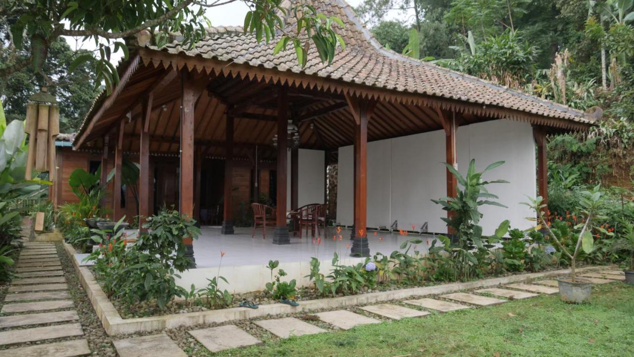 Gasthaus Sanggar Pantcha Indra Kemuning Exterior foto
